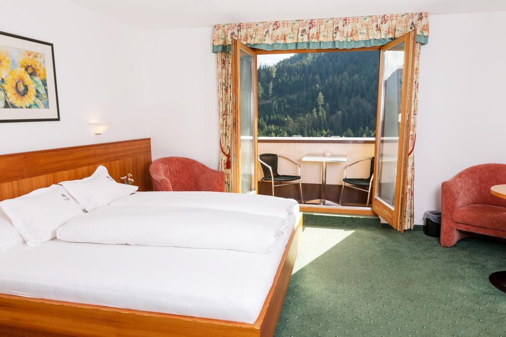 Hotel Tirolerhof Serfaus Exteriör bild