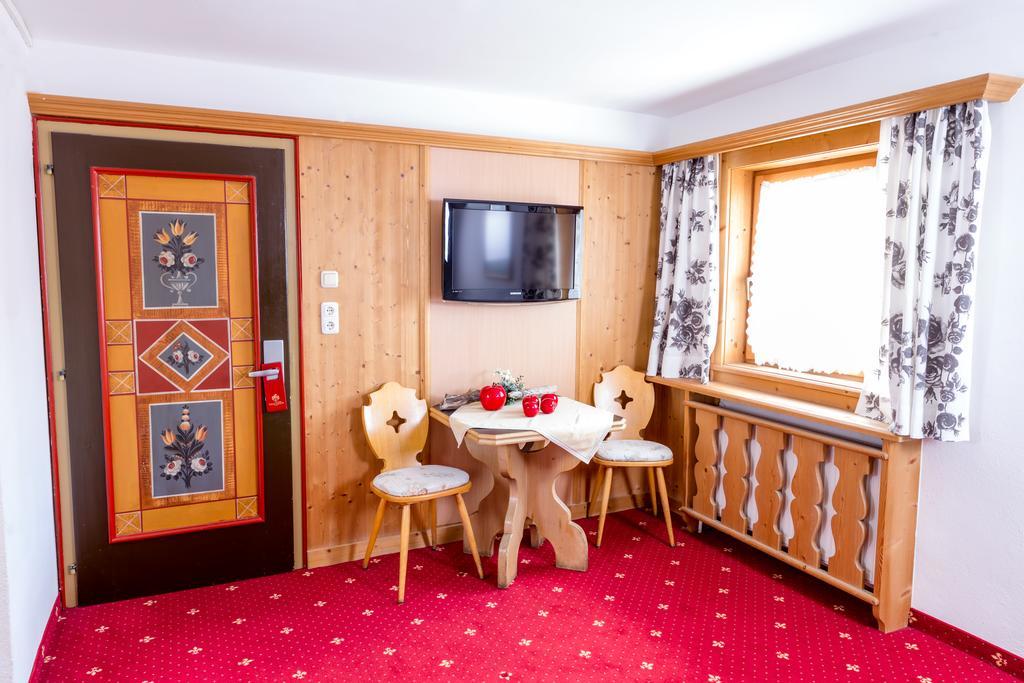 Hotel Tirolerhof Serfaus Exteriör bild