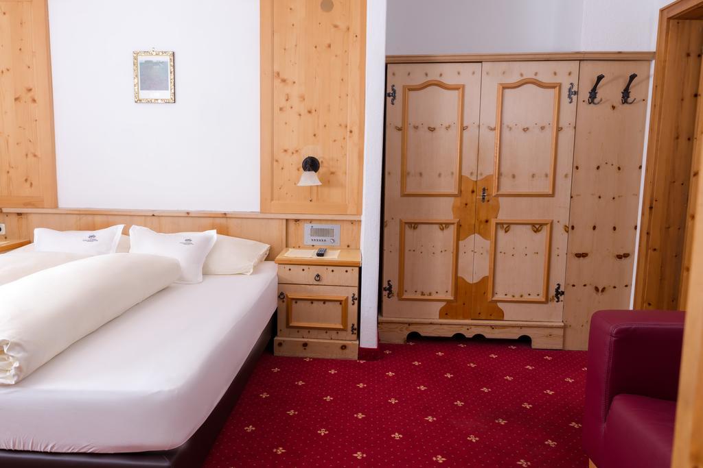 Hotel Tirolerhof Serfaus Exteriör bild